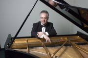 albert_piano_1_2.jpg